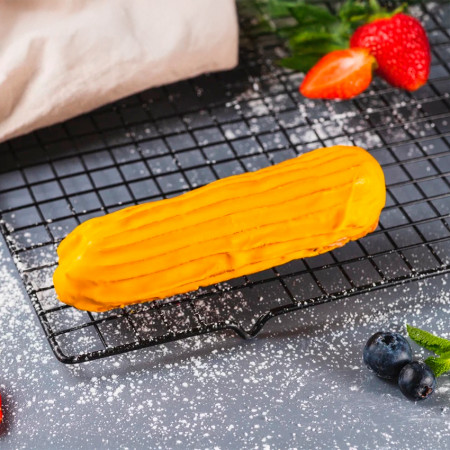 Эклер с манговым кремом Эклер с манговым кремом