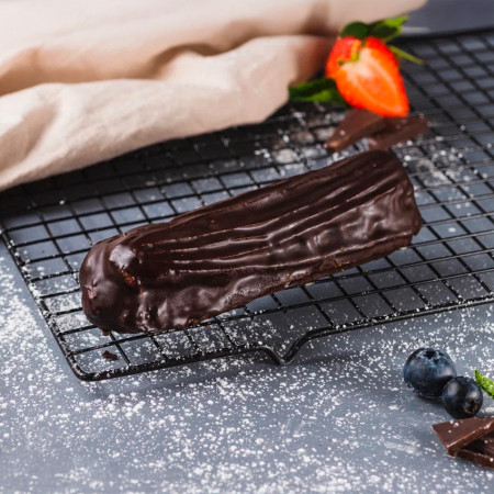 Эклер с шоколадным кремом Эклер с шоколадным кремом